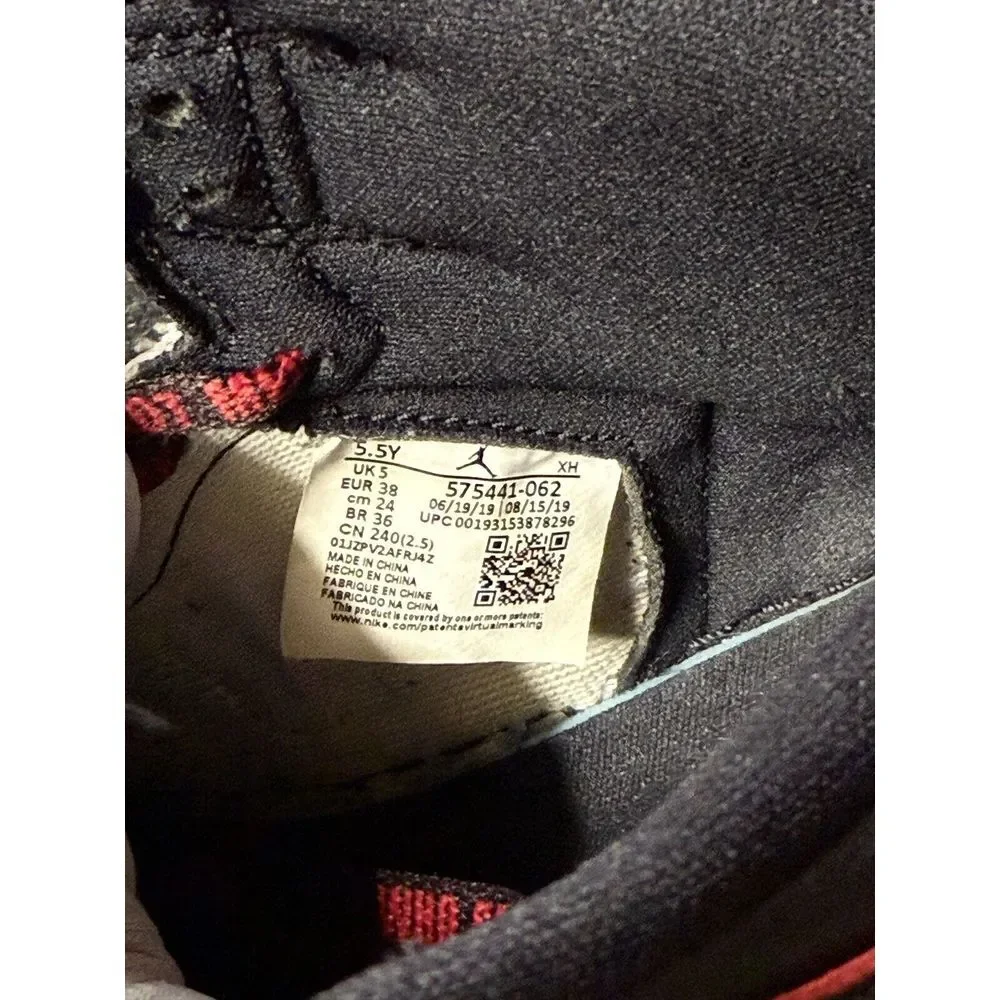 Nike Jordan 1 Retro High OG Bloodline Shoes Youth 5.5 With‎ Box